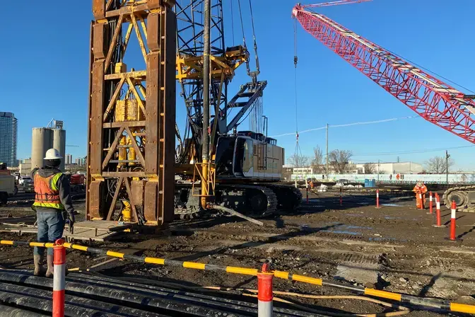 Installing the diaphragm wall panels