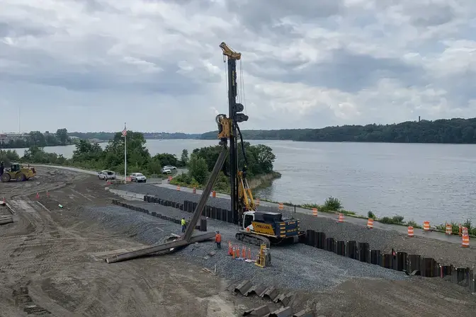 Keller installing sheet piles at Bucklin Point