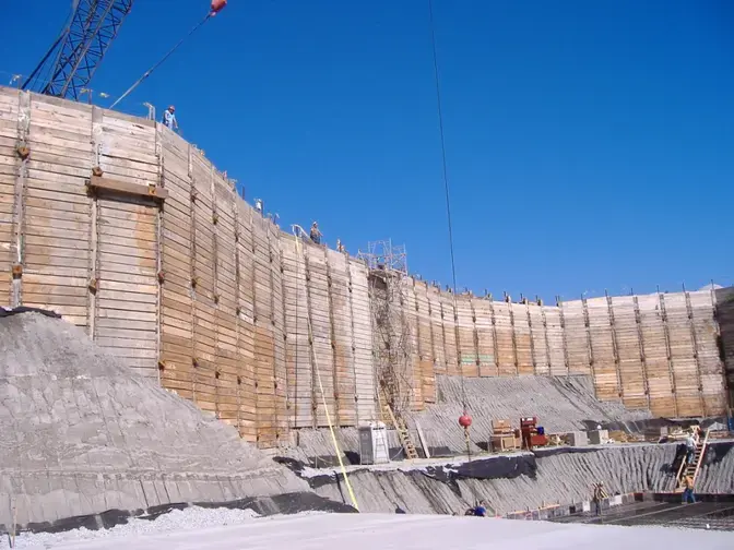 Calumet Water Reclamation Plant soldies piles and lagging