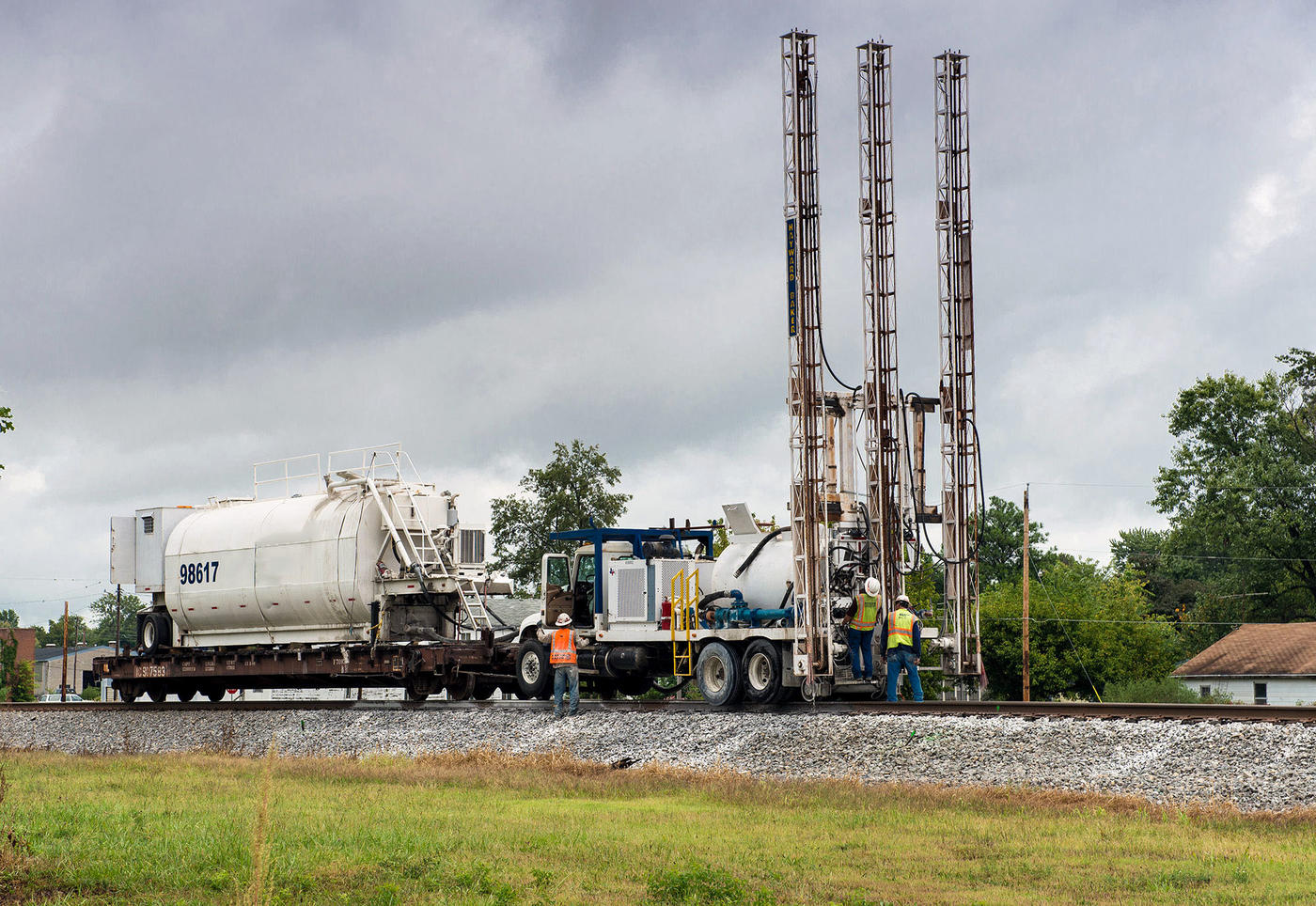 Railroad injection rig