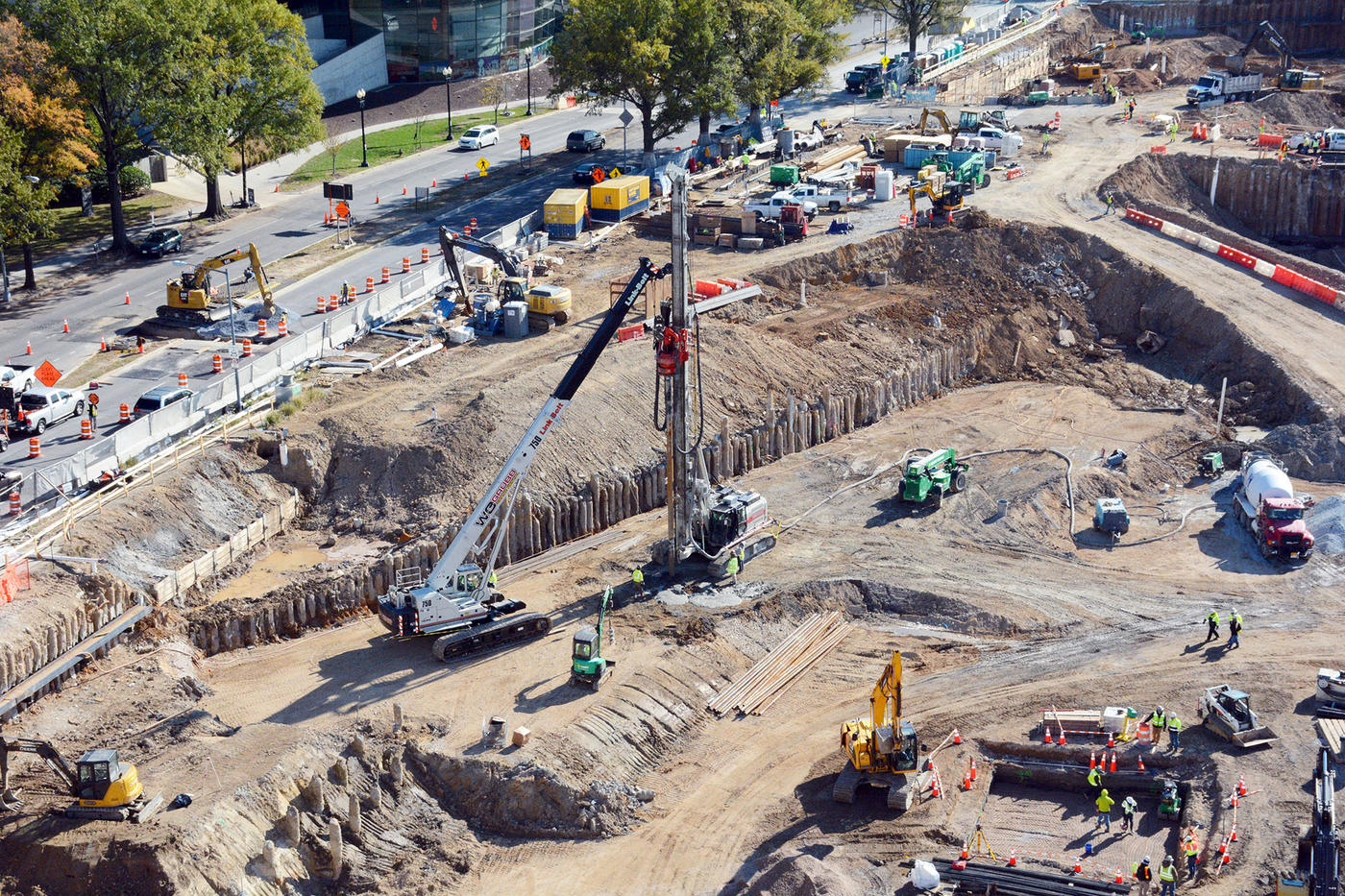 Installing displacement CFA piles