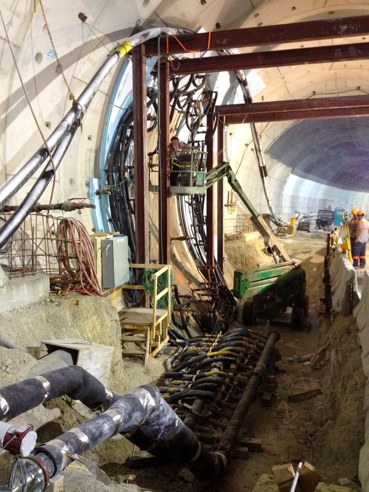freeze pipes double ring around proposed excavation
