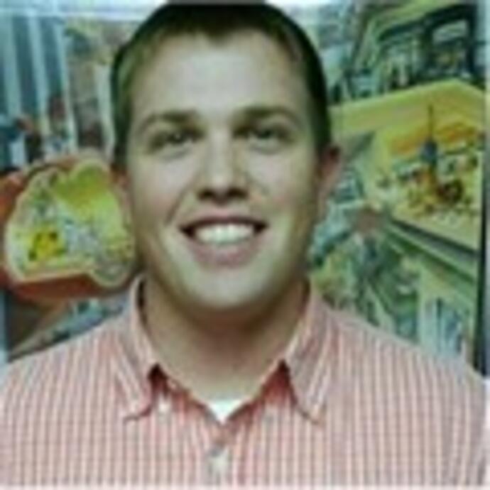 Headshot of Dustin