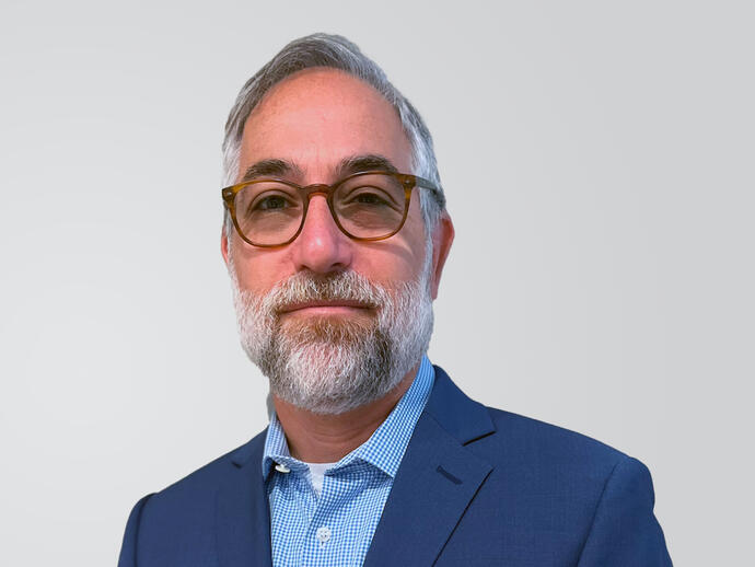 Headshot of Neil