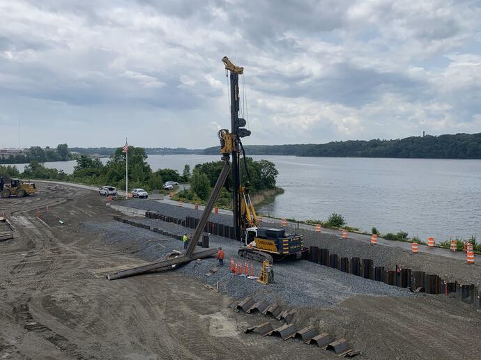 Keller installing sheet piles at Bucklin Point